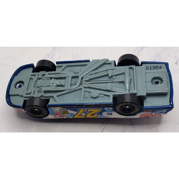 Johnny Sauter #27 Racing Champions Kleenex 1:64 Diecast Stock Car Cub Foods - Picture 6 of 7